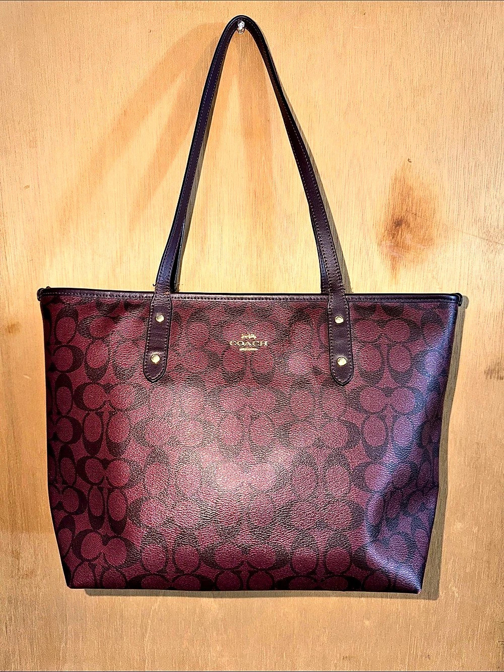 Coach City Tote In Signature Canvas Burgundy & Brown